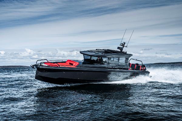 2023 Axopar Brabus Shadow 900 Cross Cabin