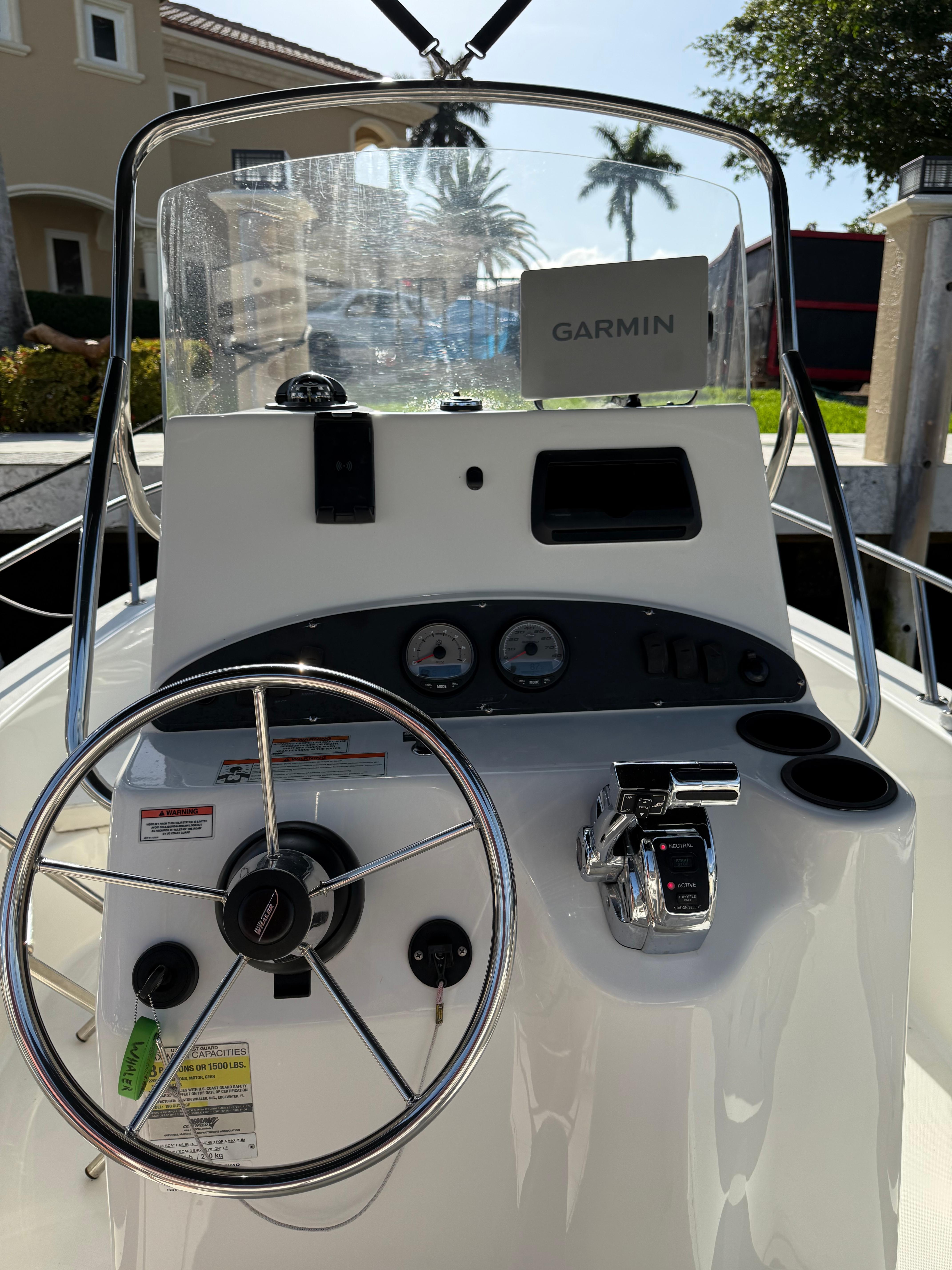 2010 Boston Whaler 190 Outrage