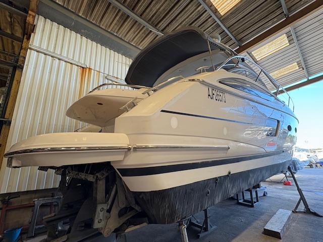 2015 Princess V39