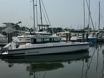 2024 Axopar 37 Cross Cabin XC