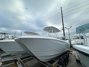 2025 Twin Vee 240 GFX CC
