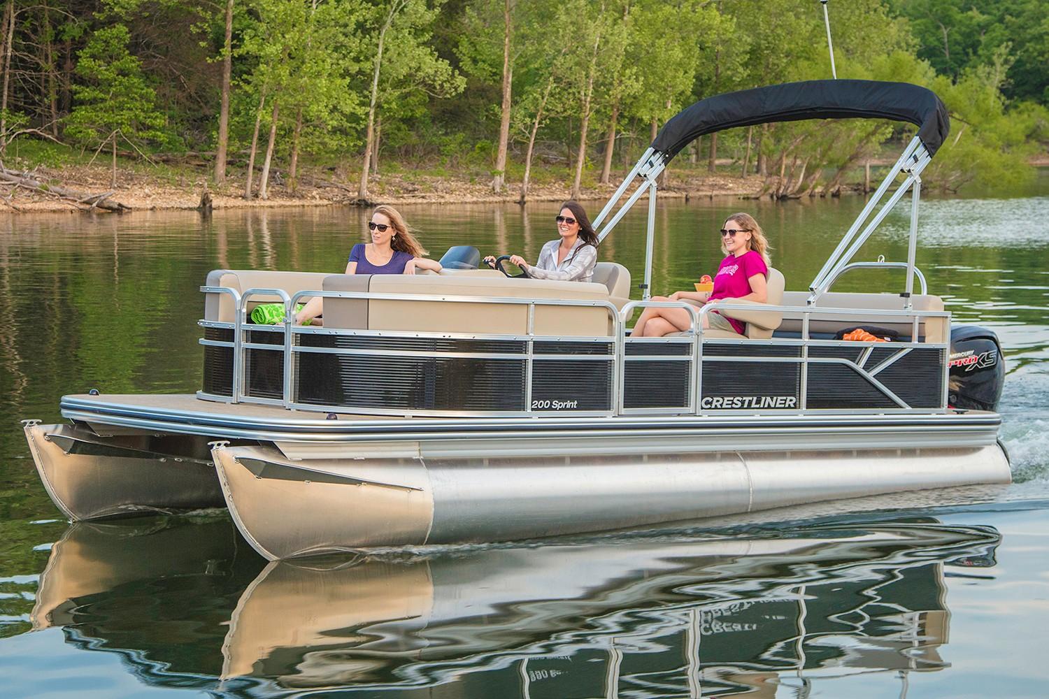 Crestliner Boat image