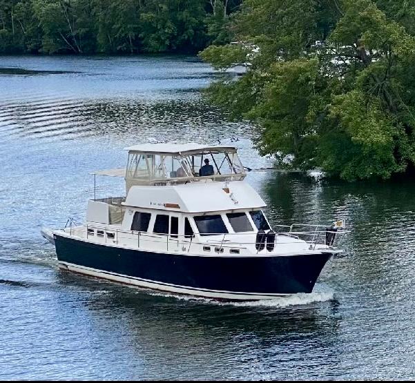 2005 Sabre 47 Motor Yacht