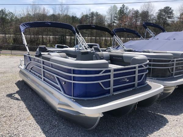 2025 Bennington S L-Bench 20 SL