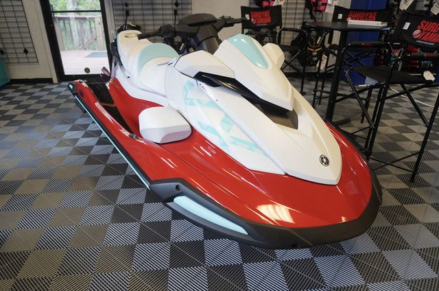 2025 Yamaha WaveRunner VX LIMITED-TORCH RED