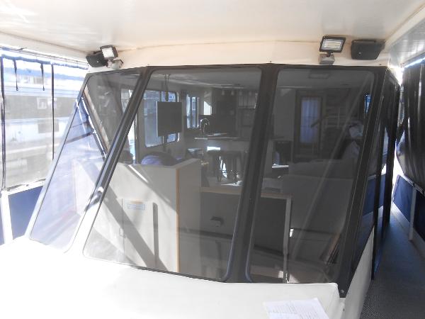 1990 Skipperliner Custom Houseboat
