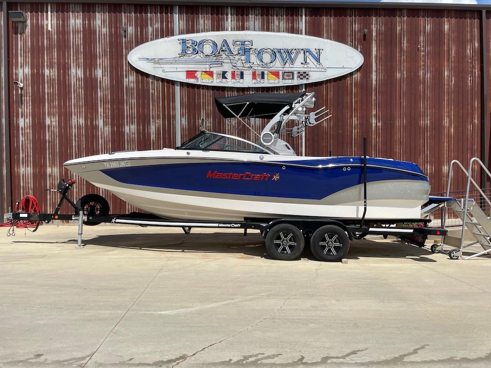2021 MasterCraft X24