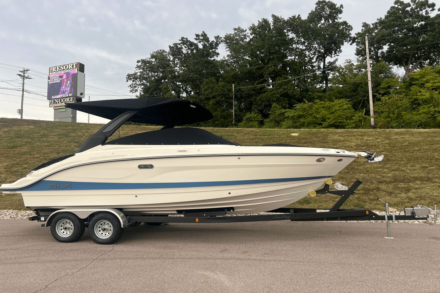 2026 Sea Ray SLX 260