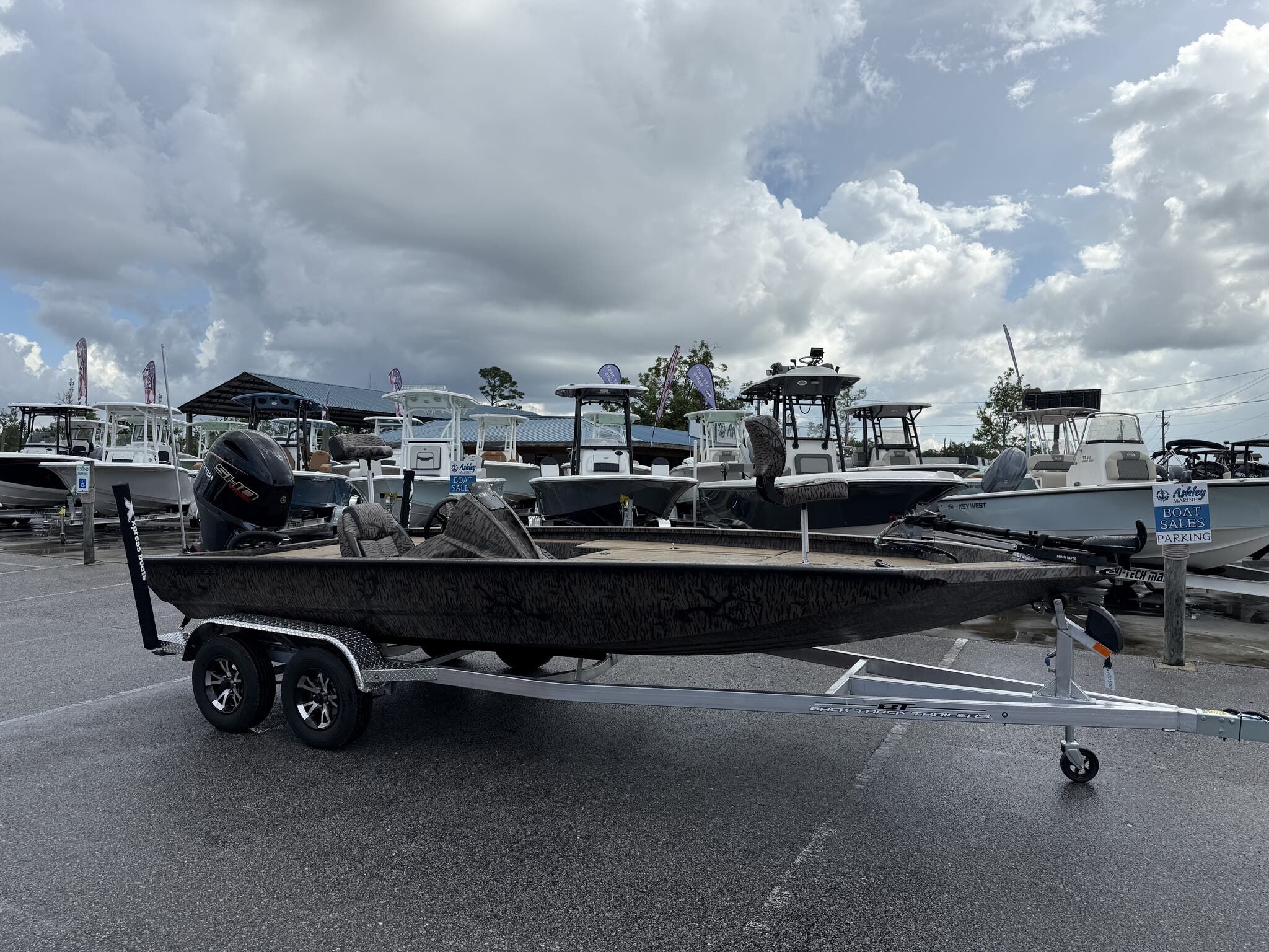 2026 Xpress Hyper-Lift Bass Series H20