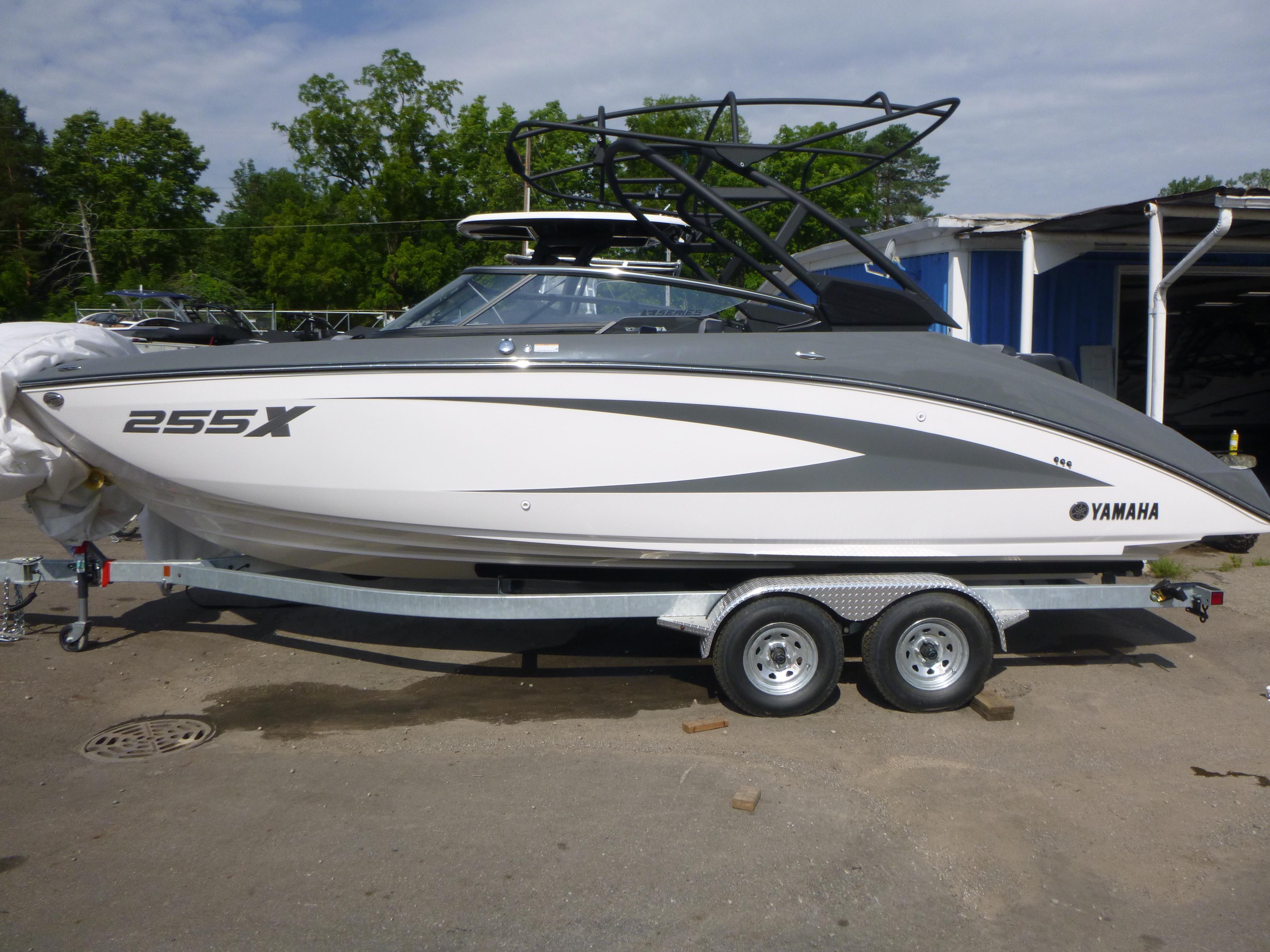 2025 Yamaha Boats 255XE
