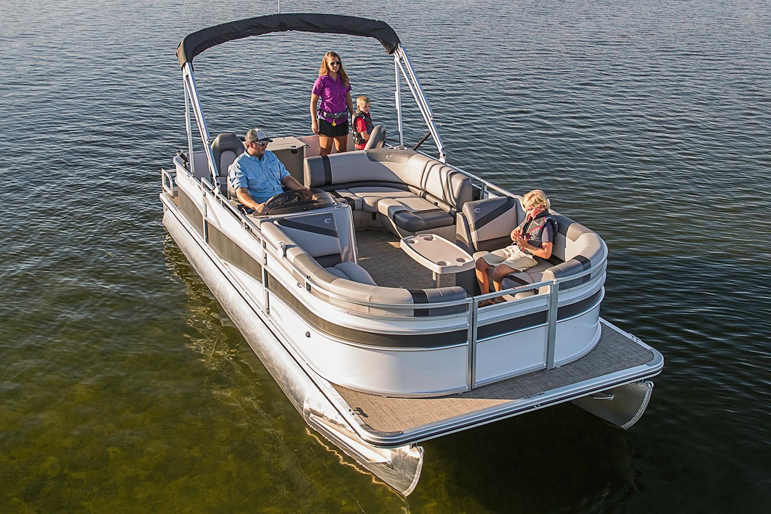 Crestliner Boat image