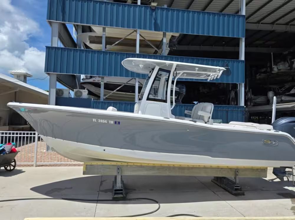 2022 Sea Hunt Ultra 239 SE