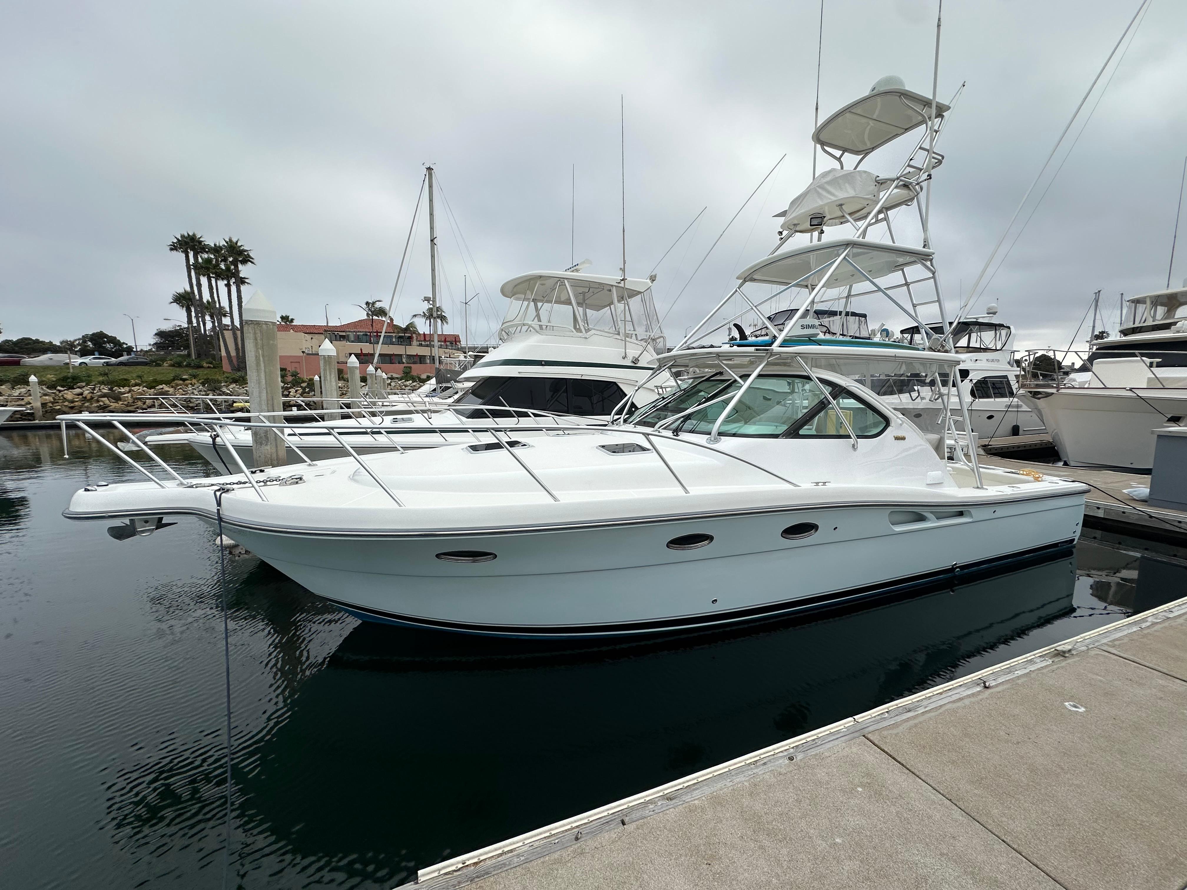 Tiara Yachts 3600 2007 Tiara Yachts 3600 docked in a marina, showcasing sleek design and modern features.
