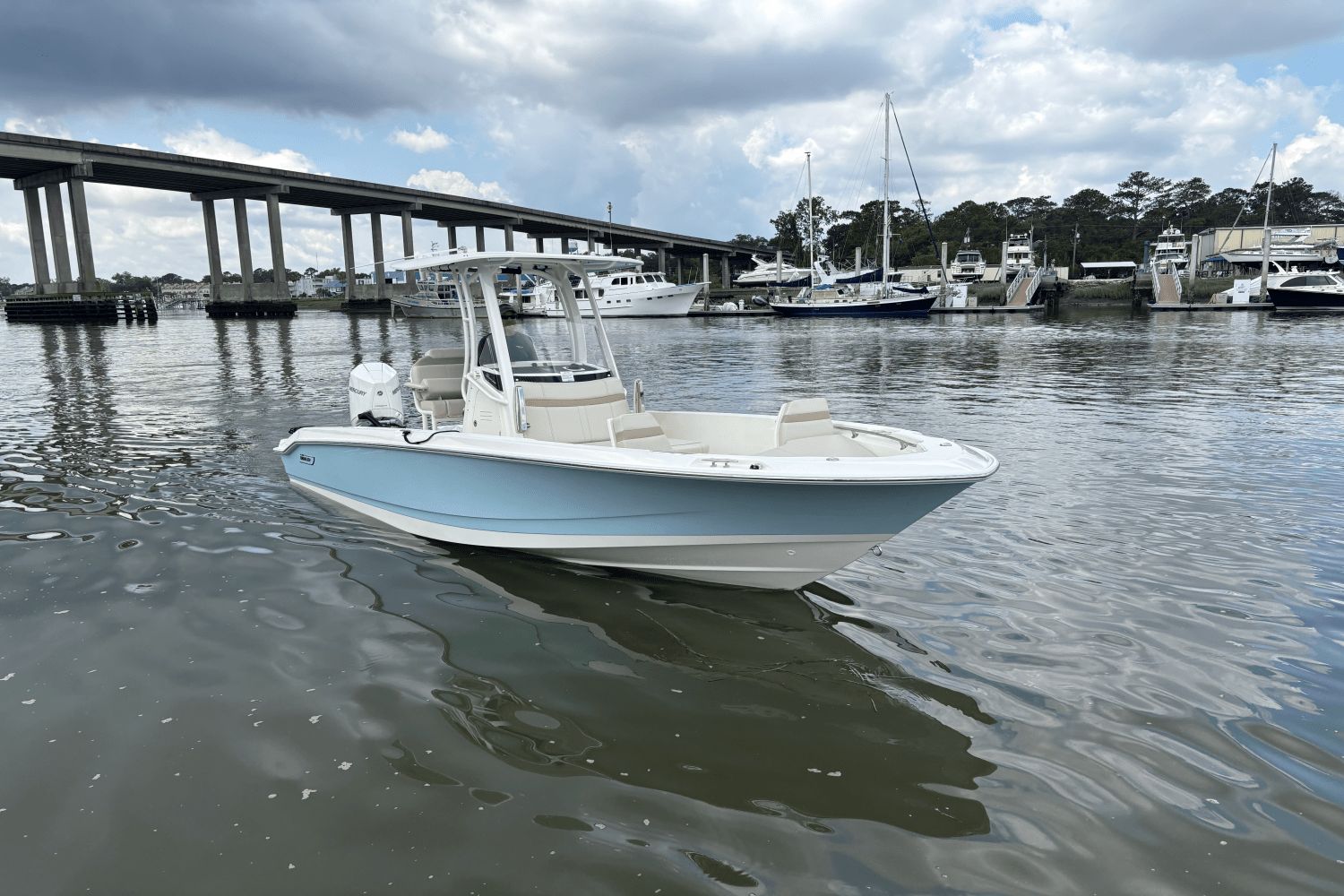 2025 Boston Whaler 250 Dauntless