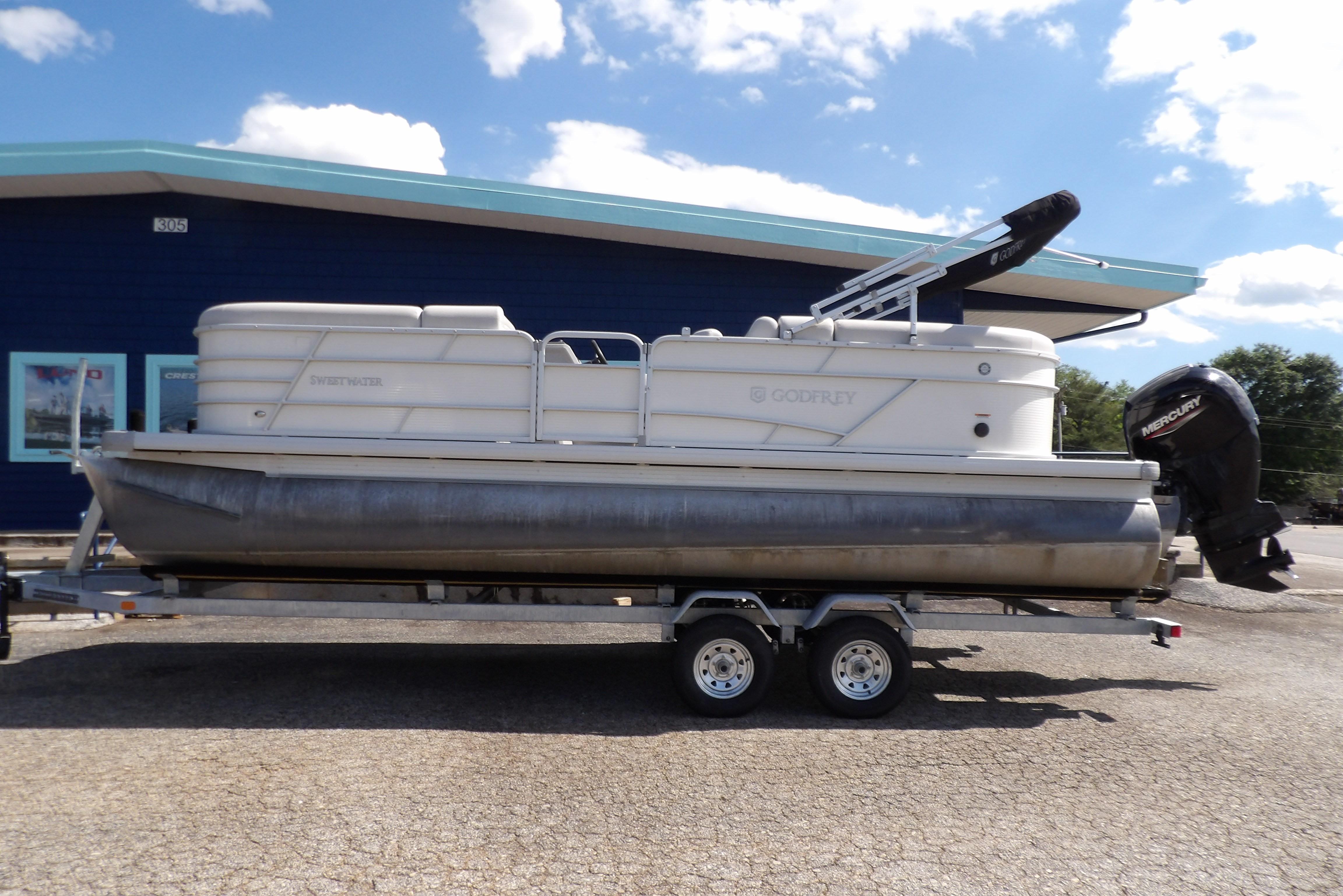 Sweetwater 2286 Tritoon