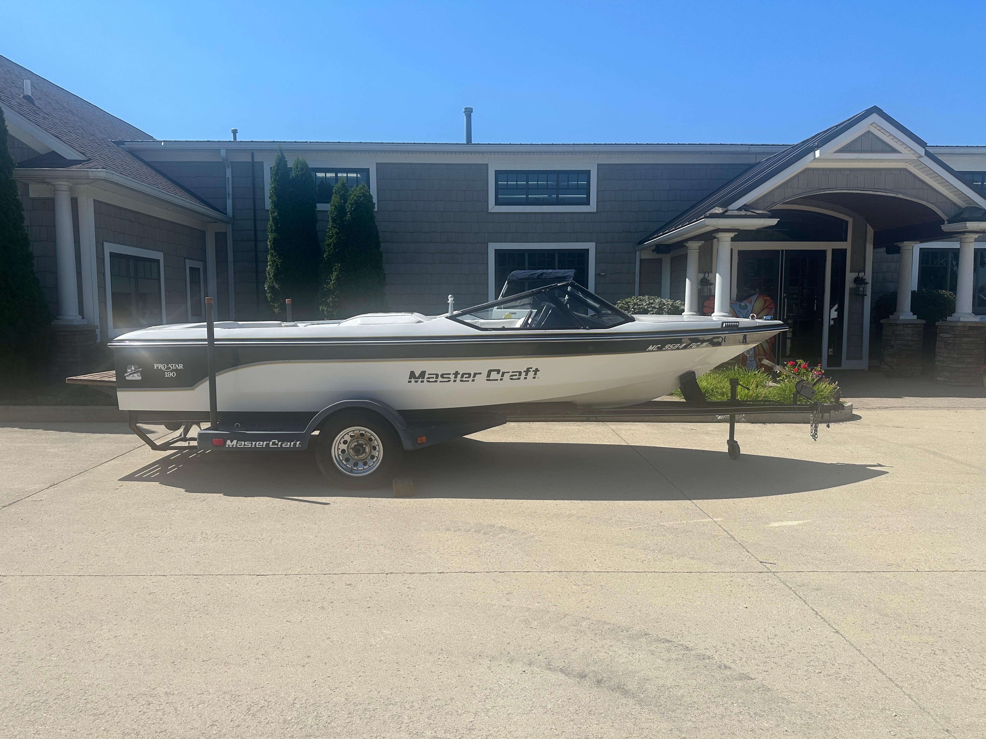1989 MasterCraft ProStar 190