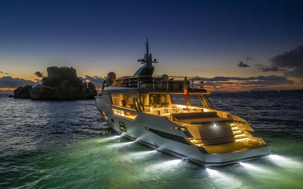 Arcadia Yachts Sherpa 80 XL