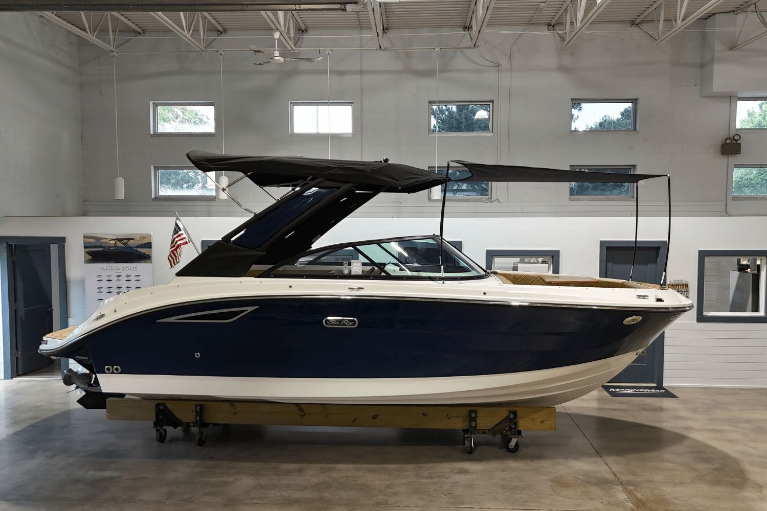 2026 Sea Ray SDX 230