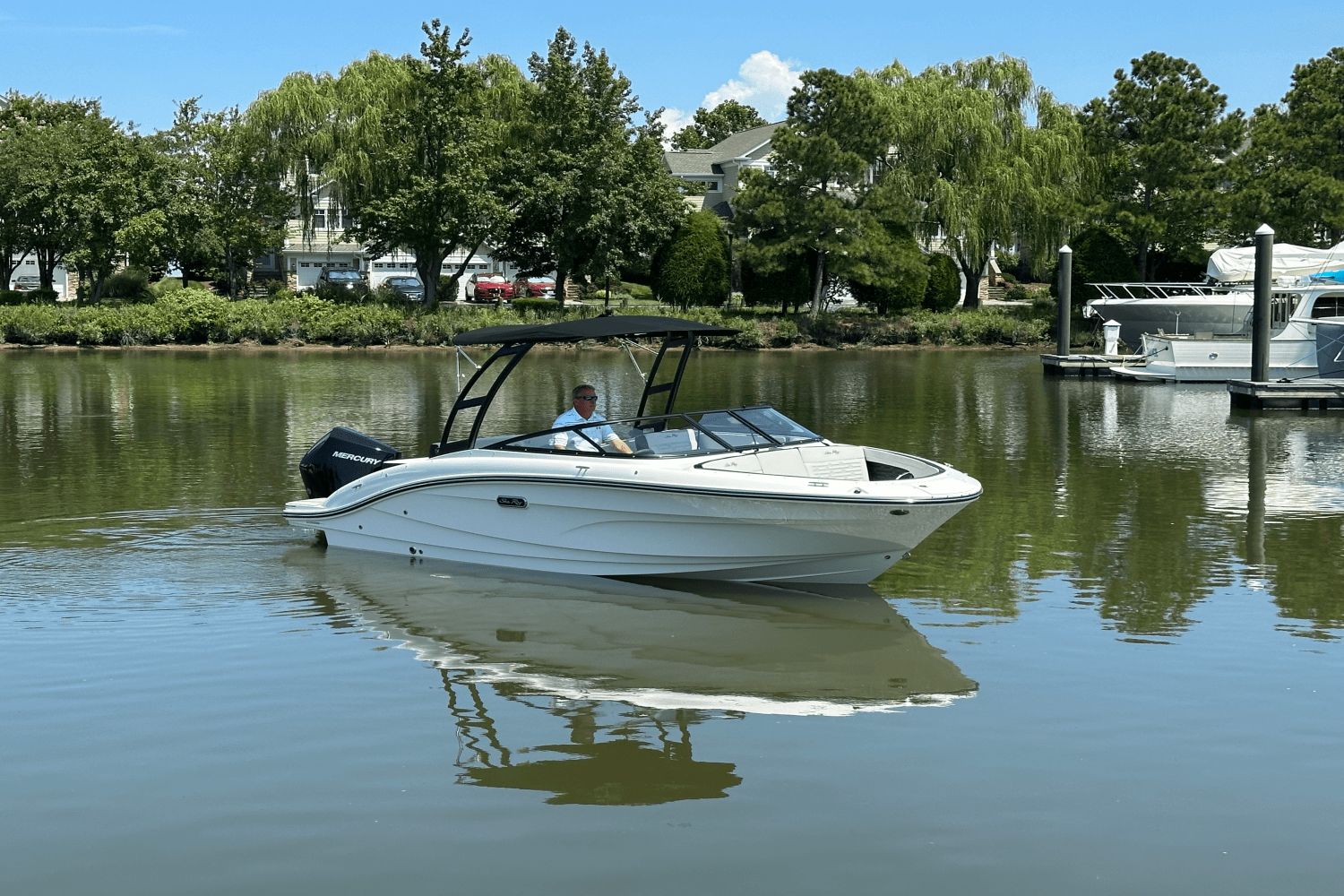 2026 Sea Ray SPX 210 Outboard