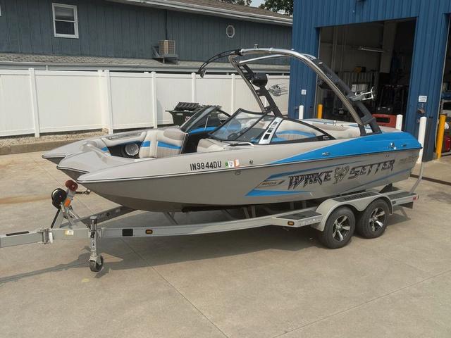 2013 Malibu Wakesetter 20 MXZ