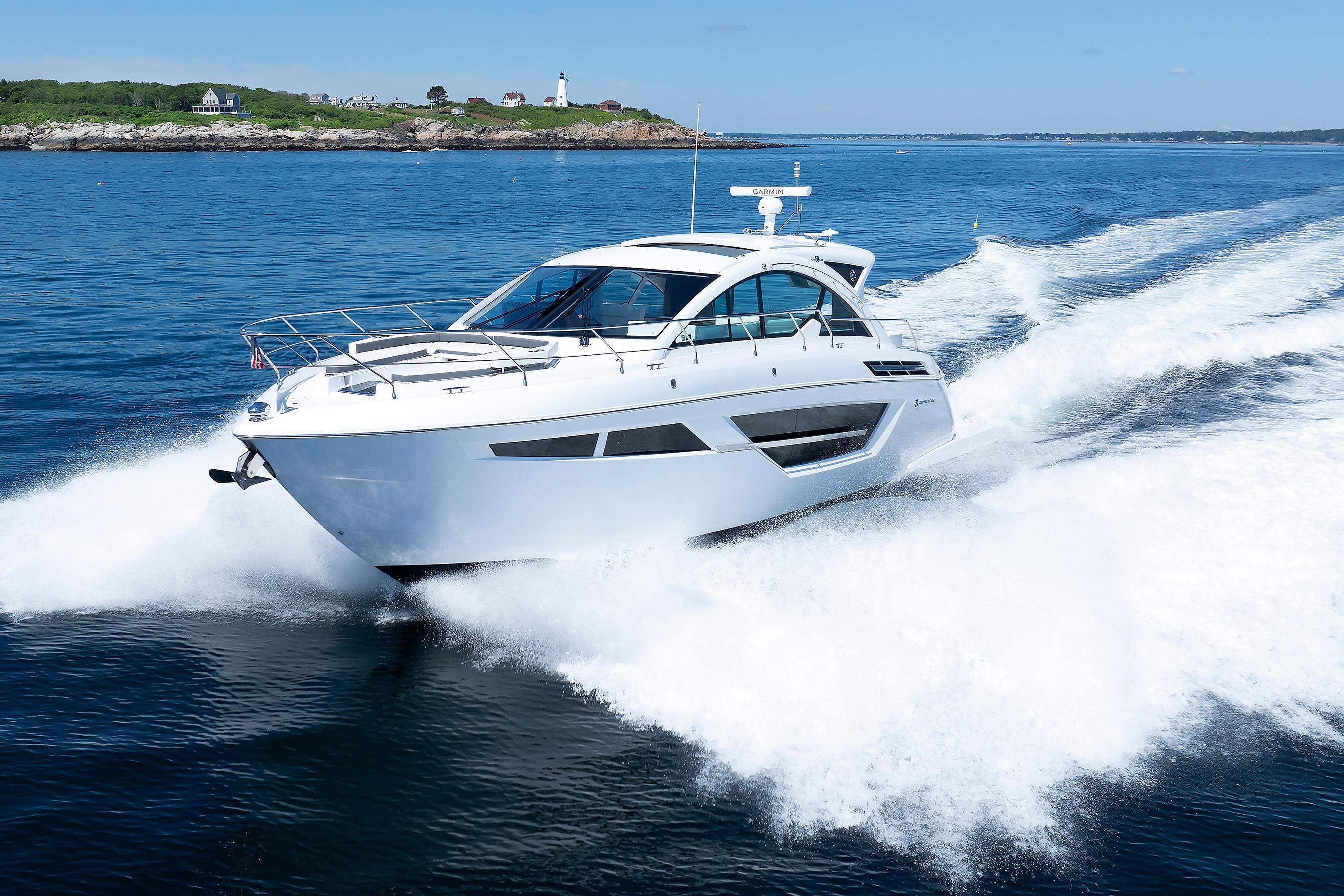 2021 Cruisers Yachts 50 Cantius