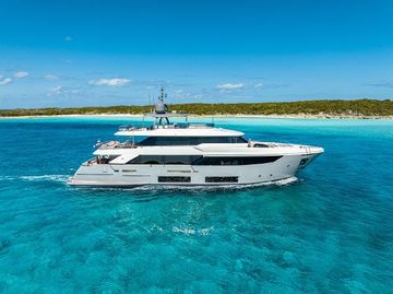 2018 Custom Line Navetta 33