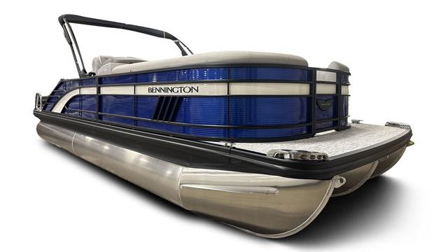 2025 Bennington L Swingback 24 LSB