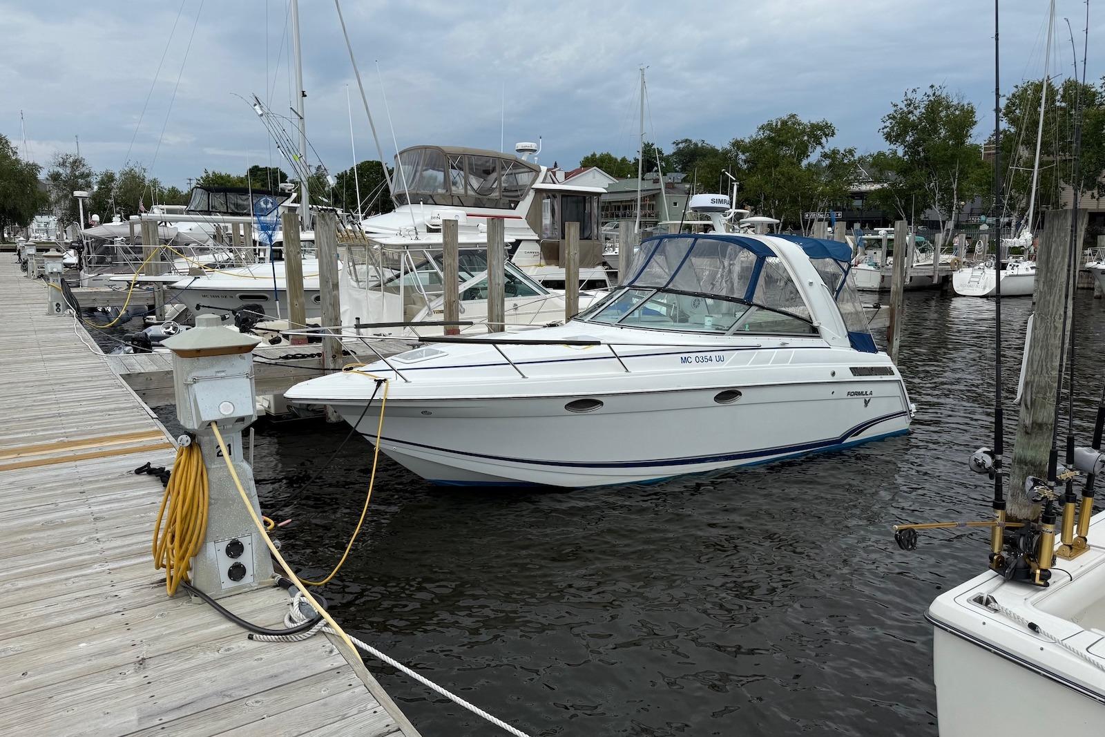 2007 Formula 27 Performance Cruiser
