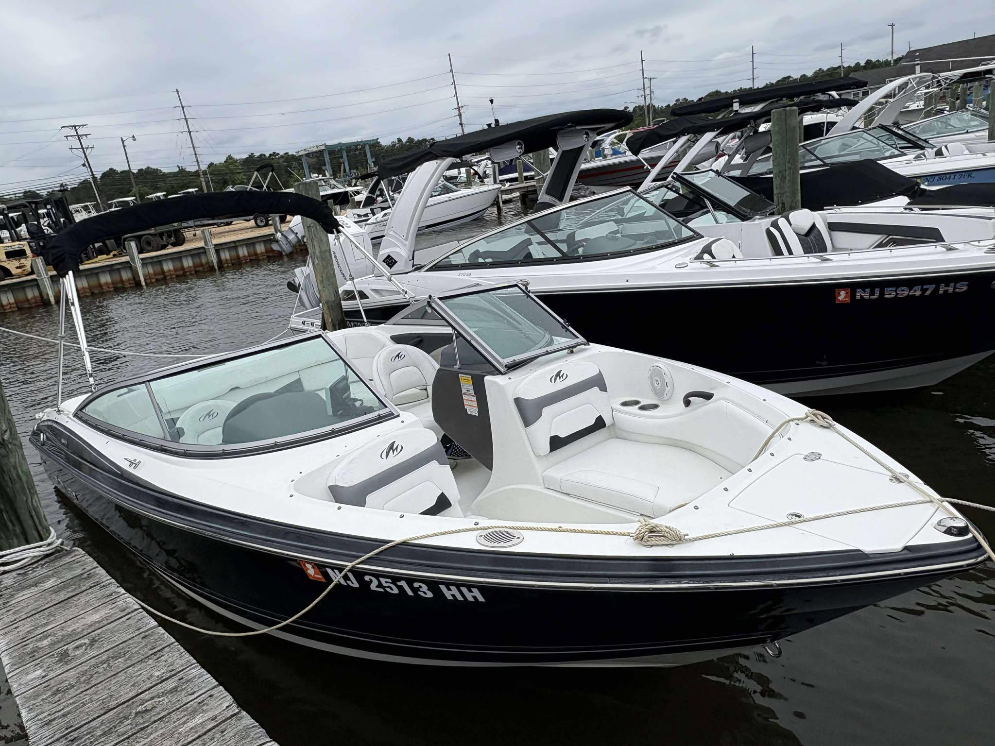 2015 Monterey 224FS