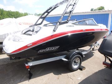 2025 Yamaha Boats AR195