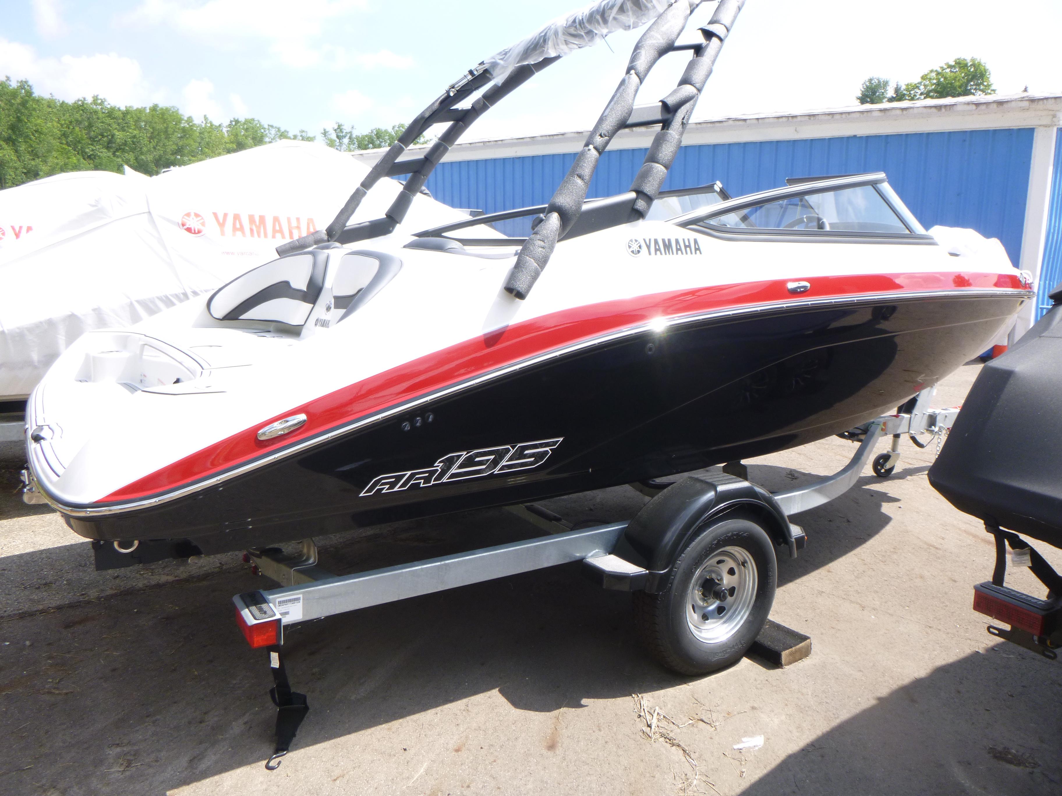 2025 Yamaha Boats AR195