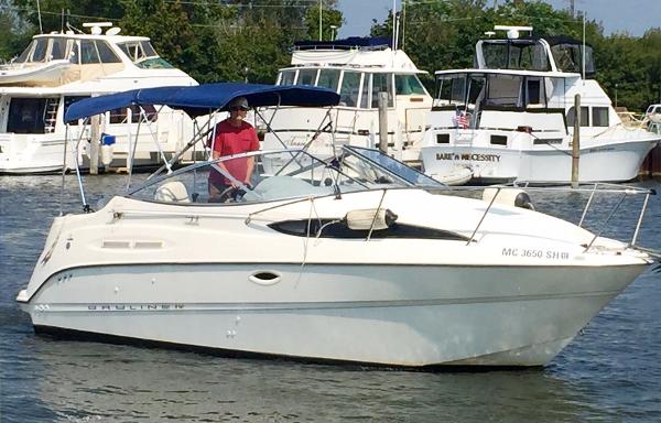 Bayliner 245 ON THE WATER