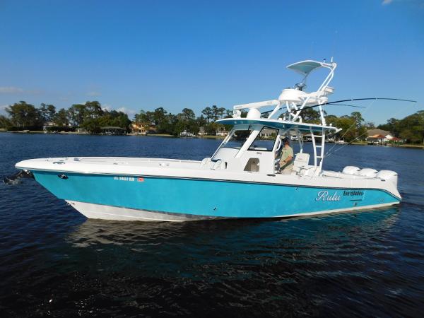 2016 Everglades 355 Center Console