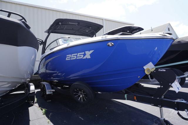 2025 Yamaha Boats 255XD