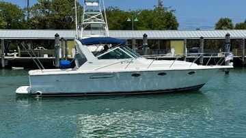 2000 Tiara Yachts 3100 Open