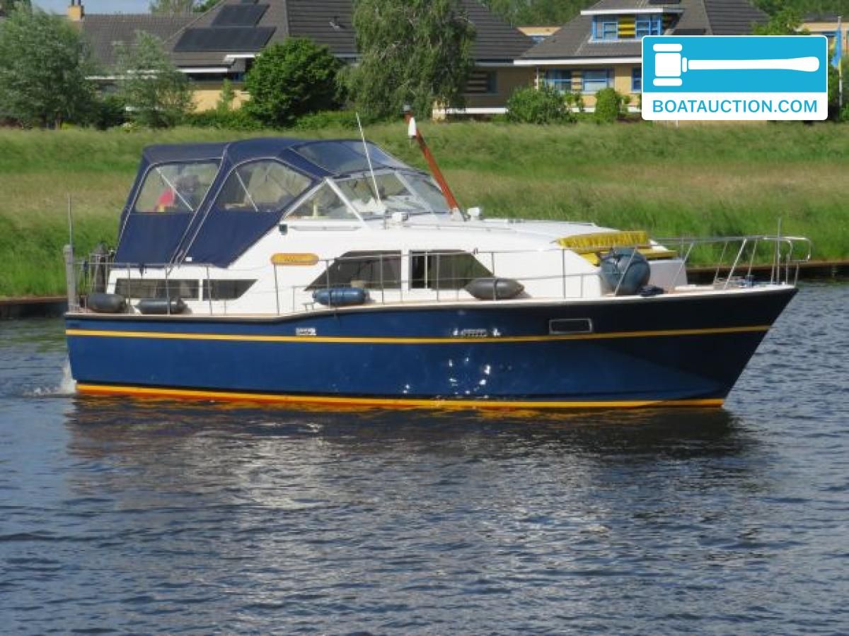 1985 Chris-Craft Catalina 35 DC