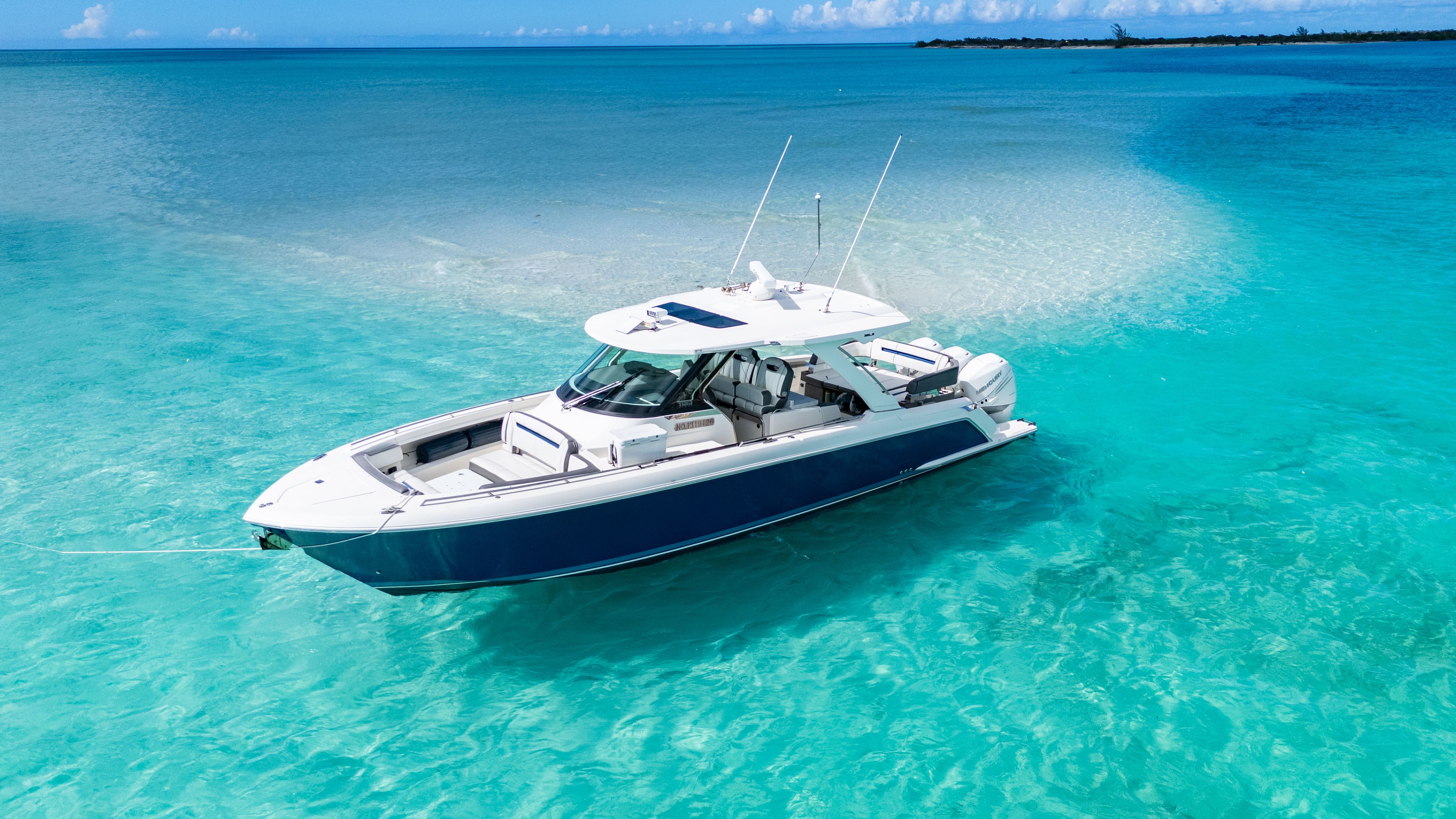 Tiara Yachts 38 LS