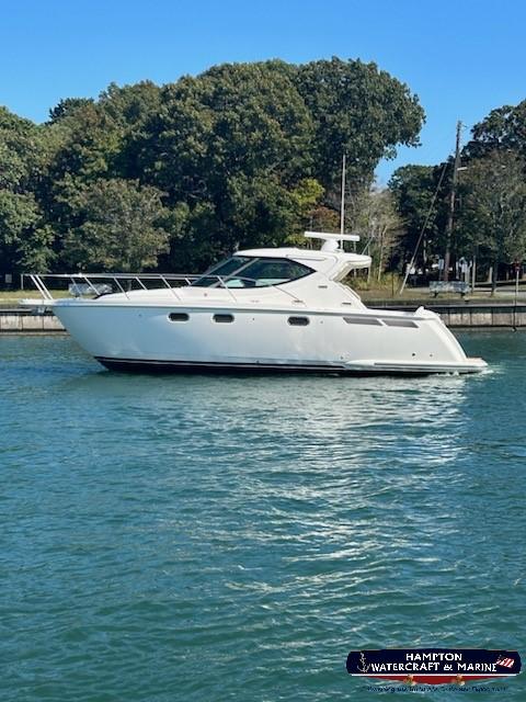 2012 Tiara Yachts 3500 Sovran LE, Hampton Bays United States