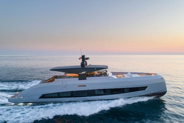 MandaYachts 07 SPIDER