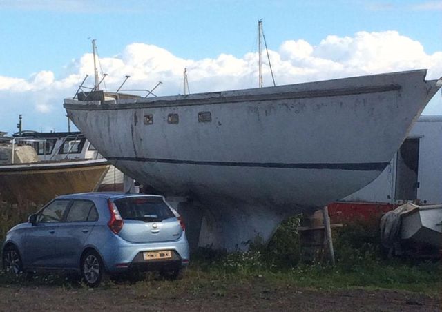 Endurance 40 Hull