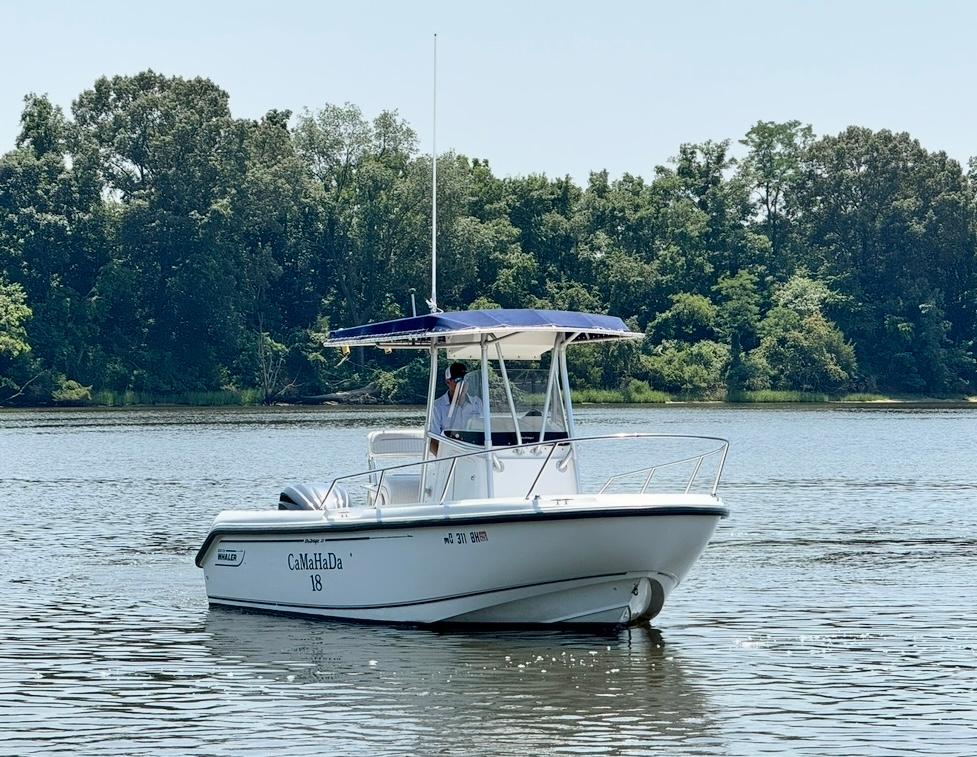 1999 Boston Whaler 210 Outrage