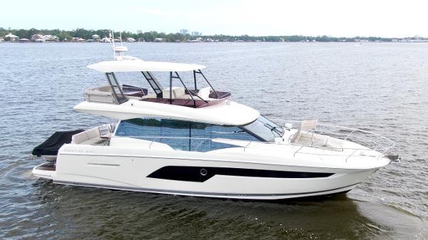 2019 Prestige 520