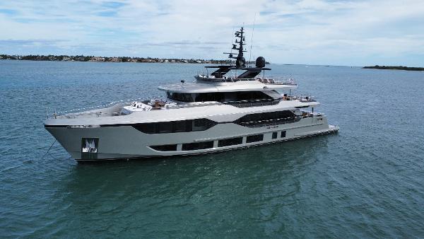 2025 Majesty 120