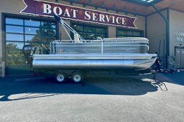 2025 Sun Tracker Party Barge 18 DLX