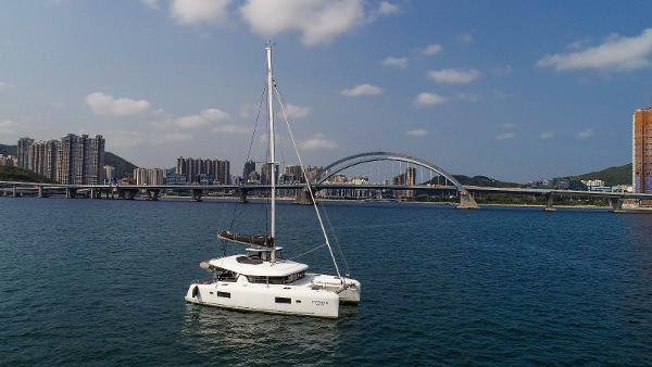 Lagoon 42