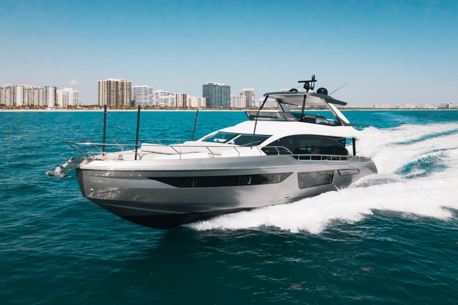 Azimut 68 FLY