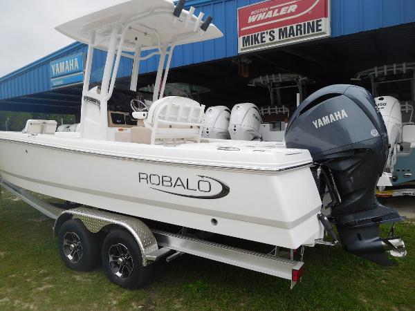 Robalo 246 Cayman