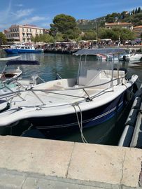2003 White Shark 285