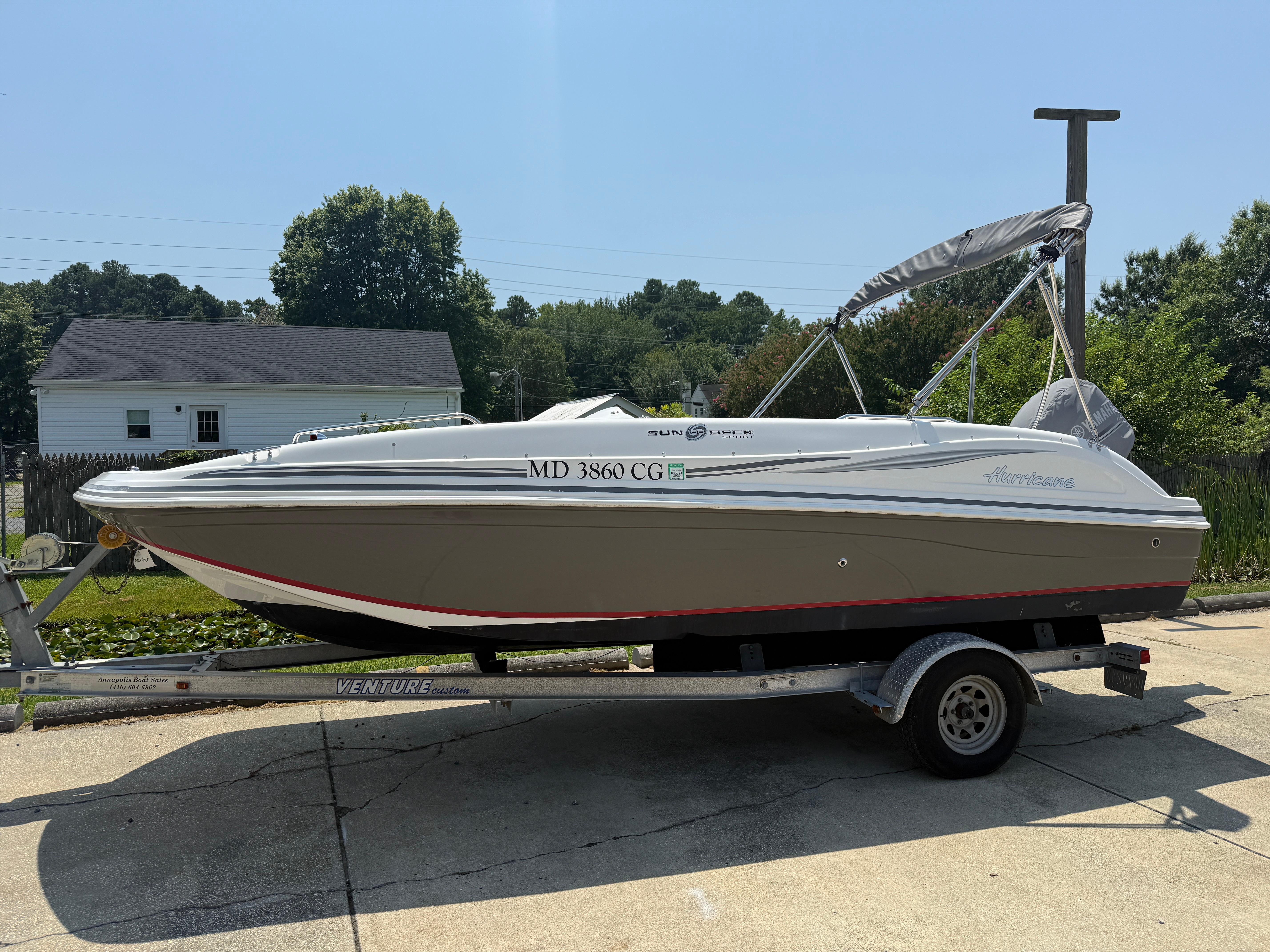 2013 Hurricane SunDeck Sport 188 OB