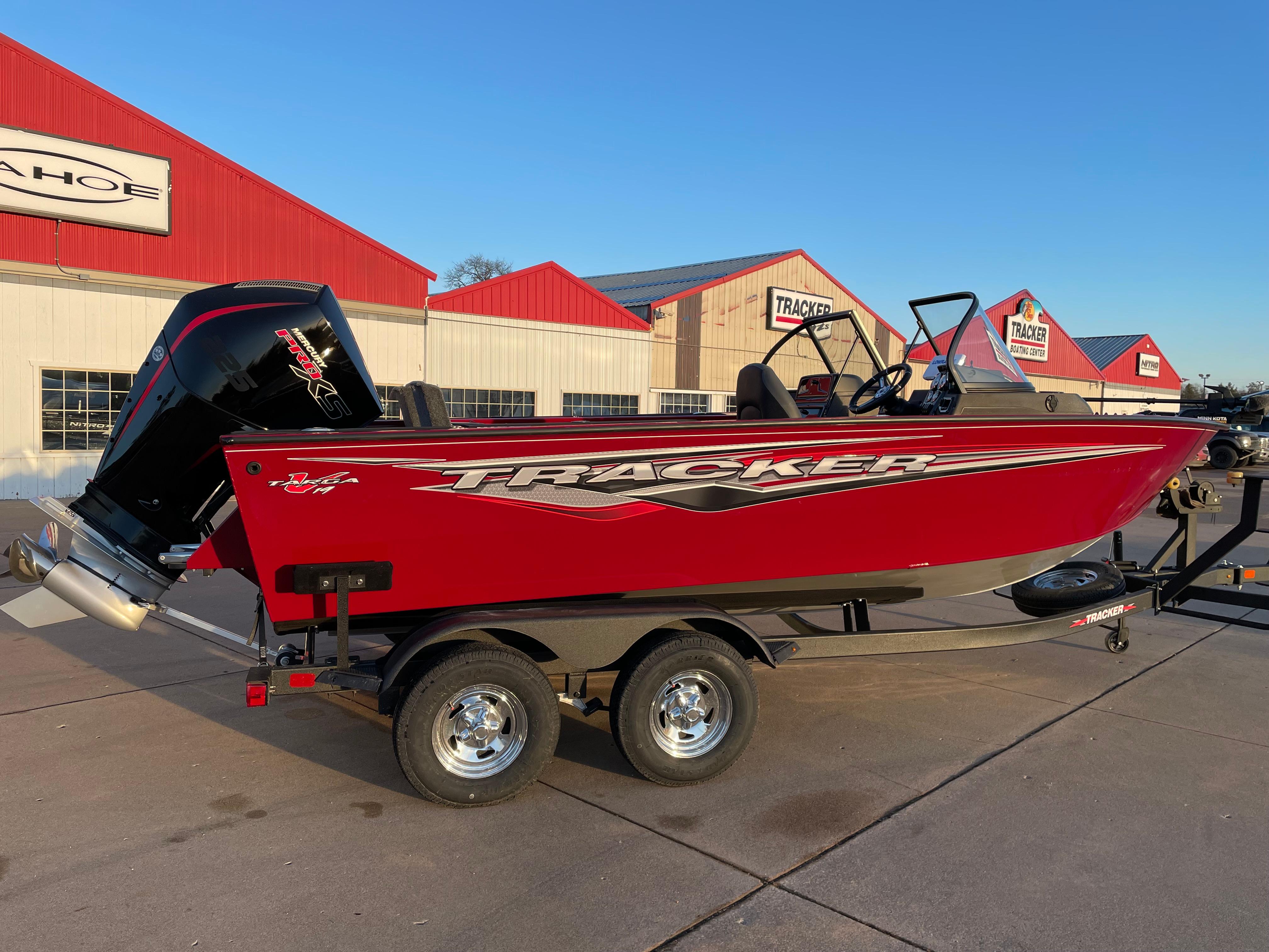 Research Tracker Boats Tournament V-18 All Fish Fishing Boat on